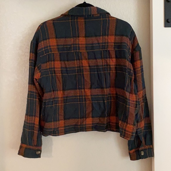 Cropped Flannel - Picture 2 of 2